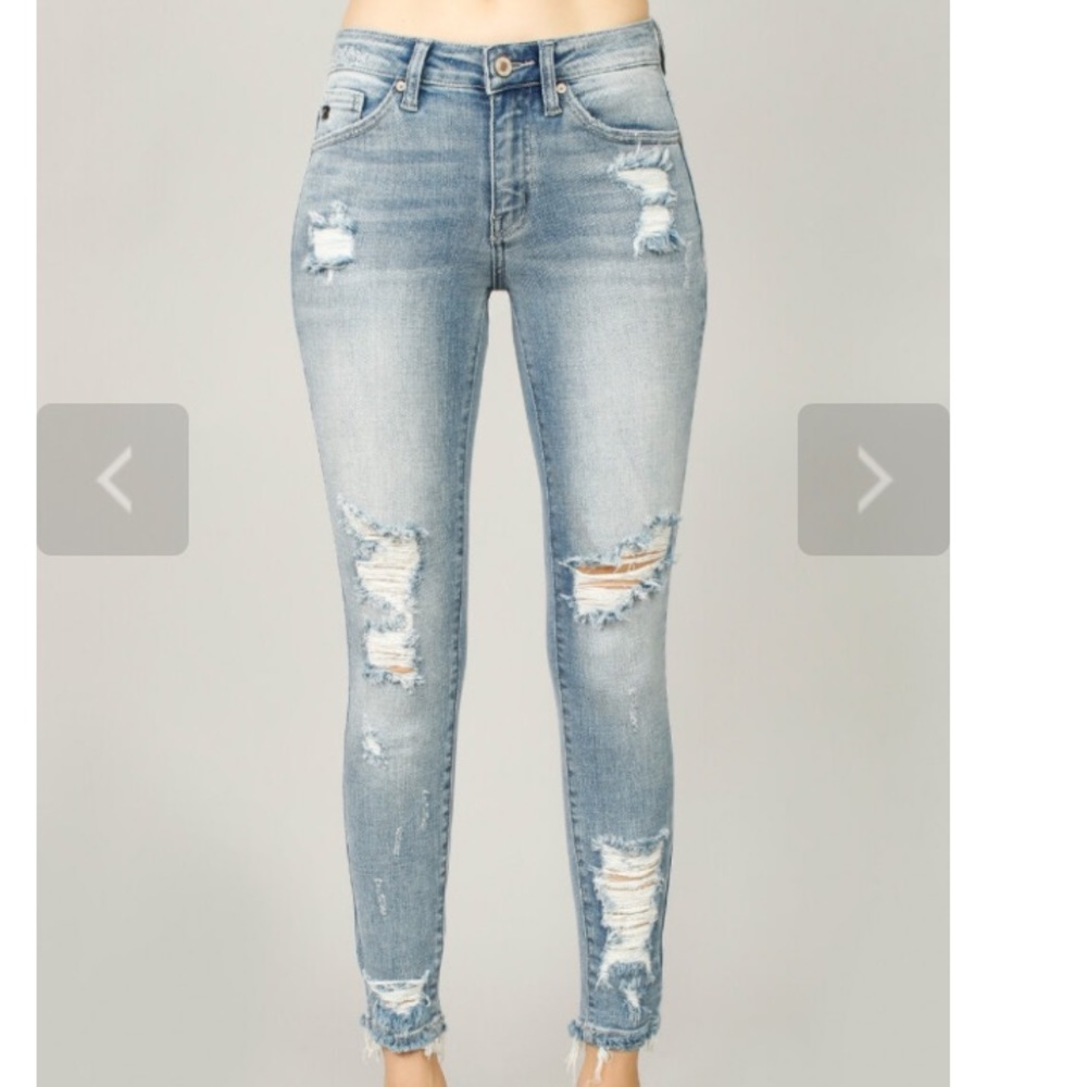Last one 💕 distressed light wash jeans😍 - Picture 2 of 6